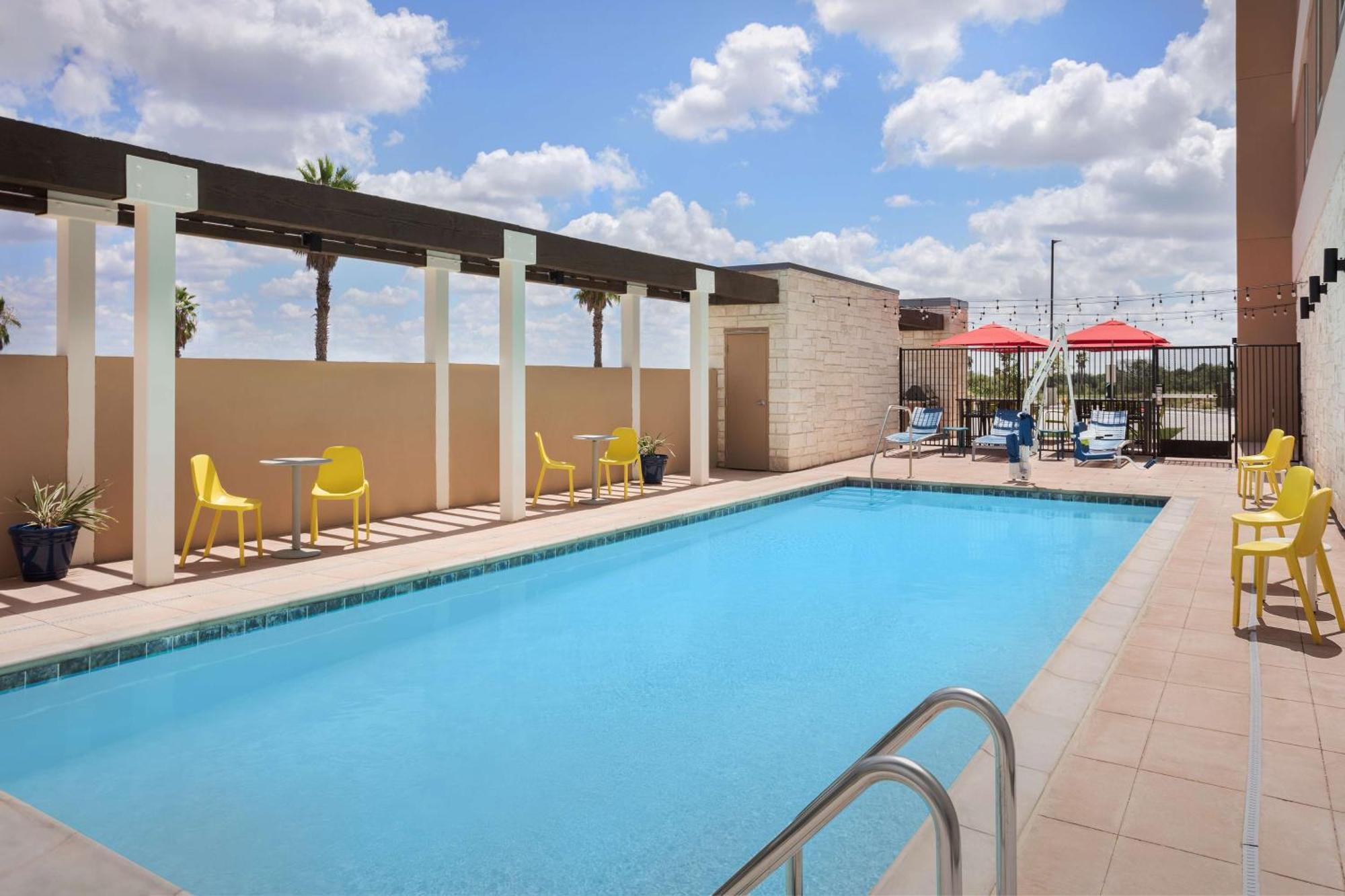 Home2 Suites By Hilton Laredo North Kültér fotó